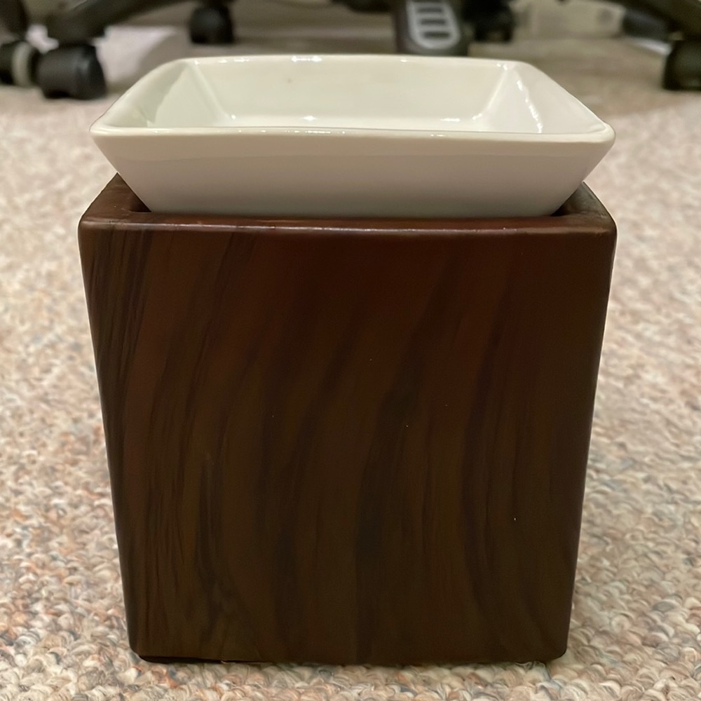 Essenza Ceramic Wax Warmer (wax included)